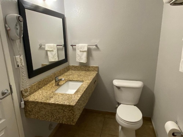 Oasis Inn Sacramento- Elk Grove image 13